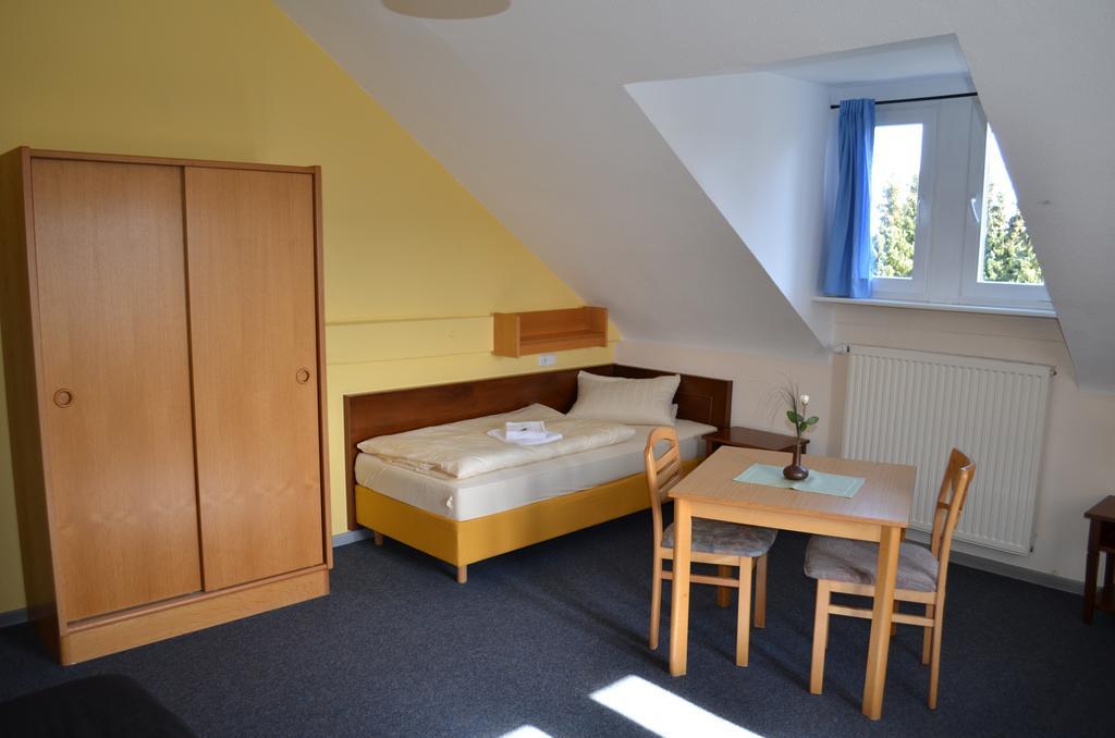 Stiftsberg - Bildungs- Und Freizeitzentrum Kyllburg Esterno foto